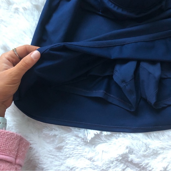 CROWN & IVY • Navy Skort Like New Size Medium - Picture 8 of 11